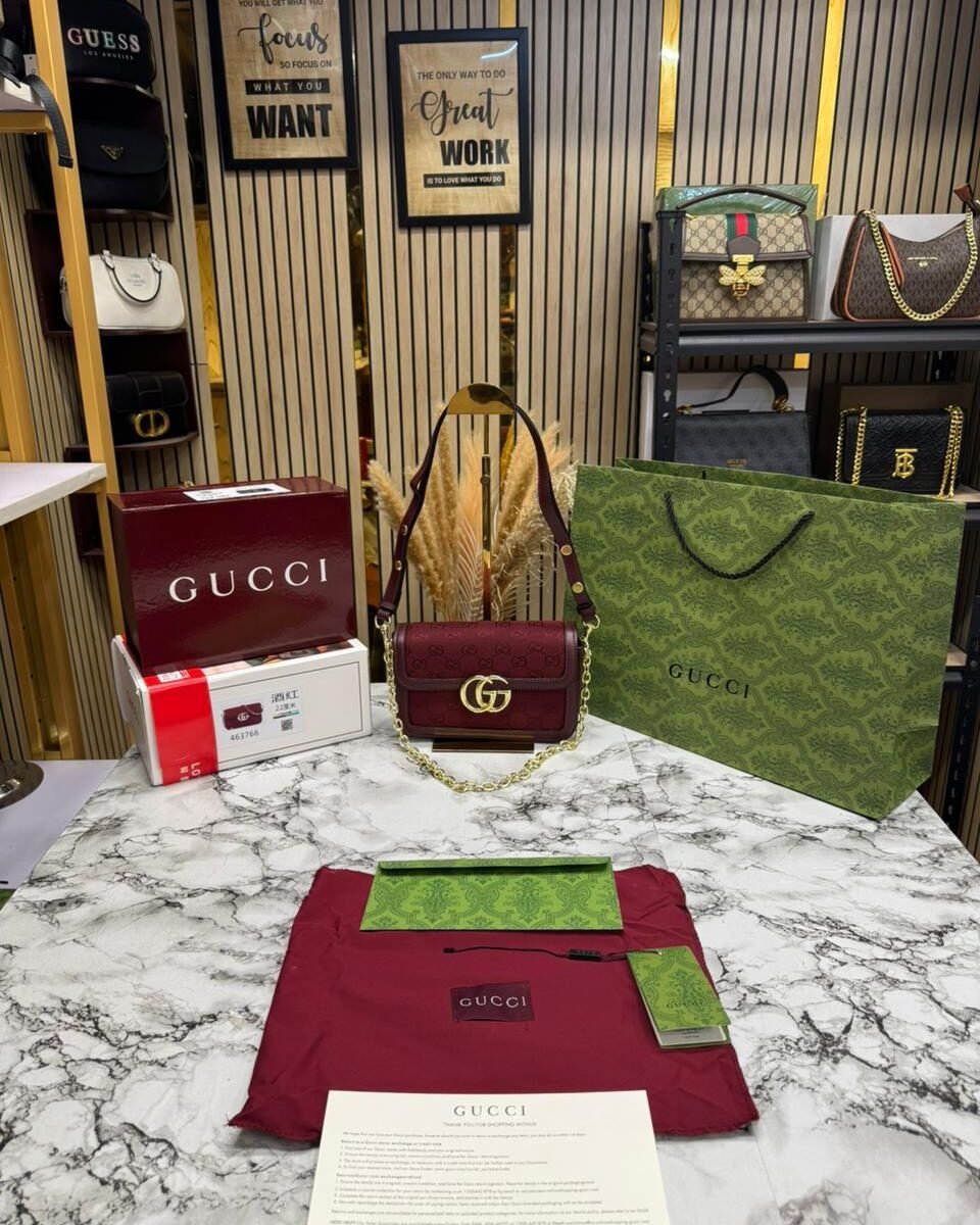 GUCCI GG CANVAS JACQUARD PREMIUM SHOULDER BAG WITH ORIGNAL BOX AND CARRY BAG ( BLOOD RED )