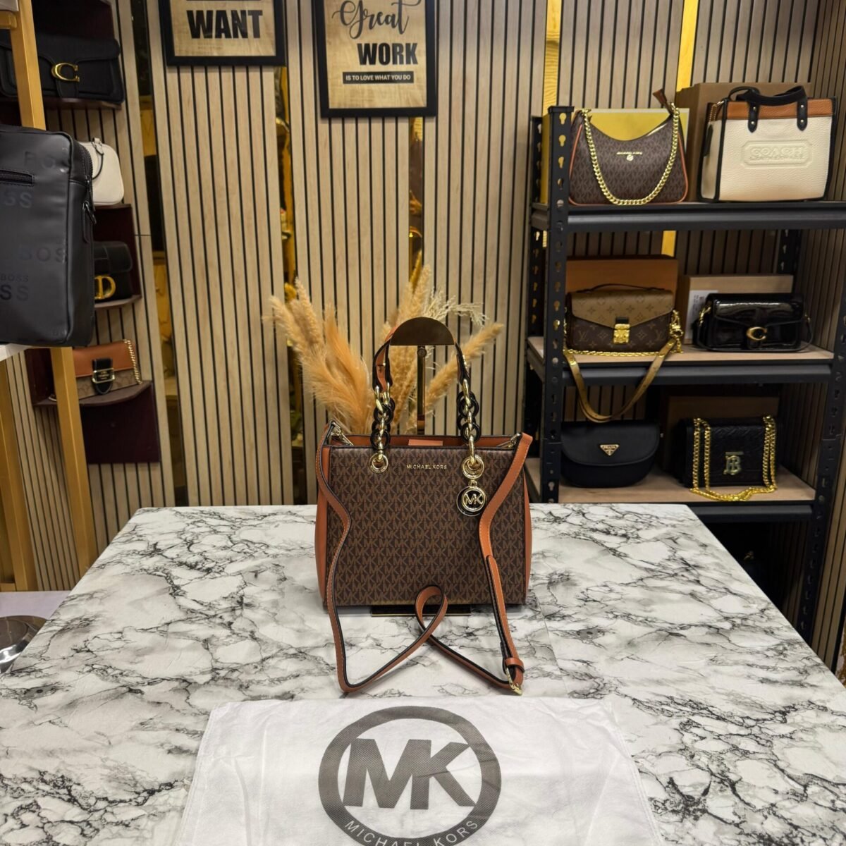 MICHAEL KORS CYNTHIA PREMIUM BAG WITH OG DUST BAG